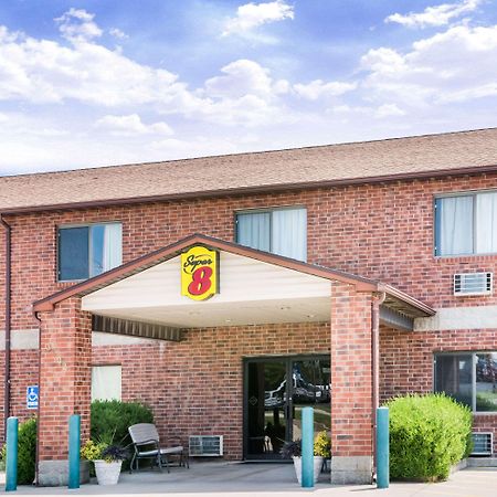 Super 8 By Wyndham Chanute Exteriör bild